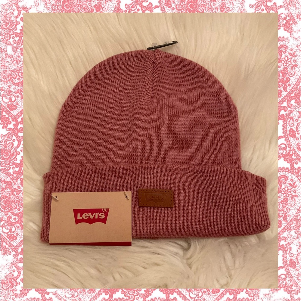 Levi’s Beanie / Winter Hat - NWT - Pink